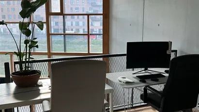 Coworking or Office space for rent (or membership) Coworking or Office space for rent (or membership)